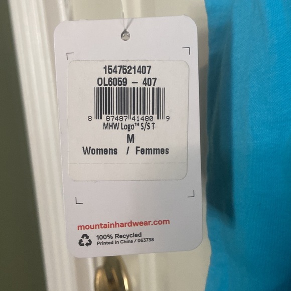 NWT Mountain Hardwear Women’s Tee size medium - Picture 3 of 5